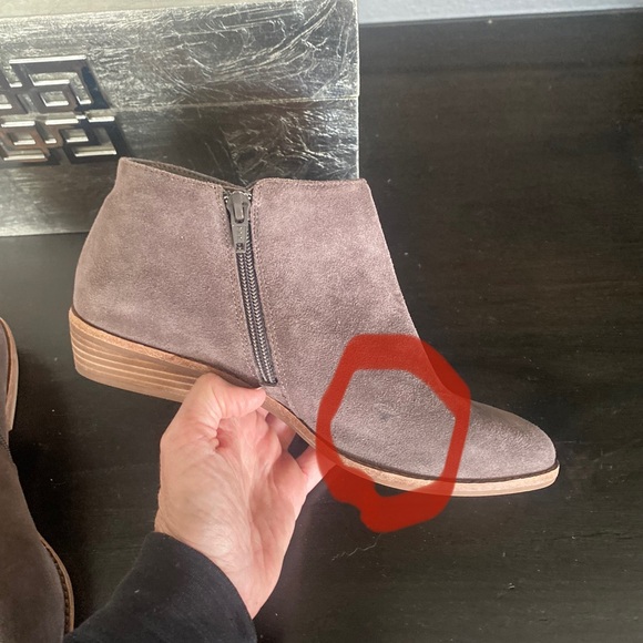 Gianni Bini taupe suede side zip bootie size 7. - Picture 7 of 7